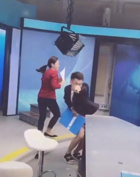 八卦爆料最新新闻直播,最新新闻直播大揭秘! 第2张 八卦爆料最新新闻直播,最新新闻直播大揭秘! 第2张